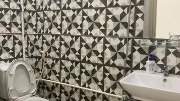 Chambre Double Ăconomique | Salle de bain