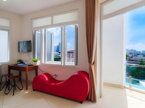 Quarto casal ou duplo, sacada | Área de estar