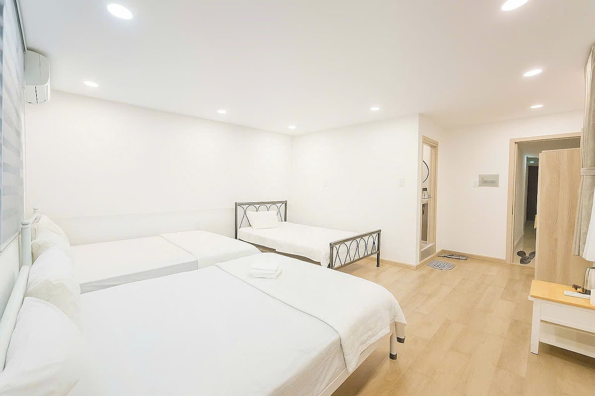 Quarto família, sacada | Escrivaninha, Wi-Fi de cortesia, acesso para cadeiras de rodas