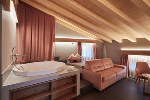 In-room safe, blackout drapes, soundproofing, free WiFi