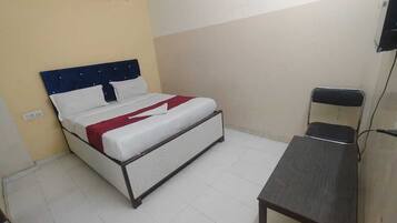 Deluxe Double or Twin Room | Desk, free WiFi