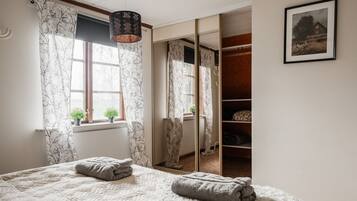 3 Schlafzimmer, Schreibtisch, BĂŒgeleisen/BĂŒgelbrett, WLAN