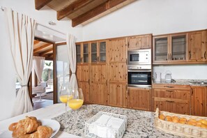 Fridge, oven, dishwasher, coffee/tea maker - Sea and mountain (Palma)