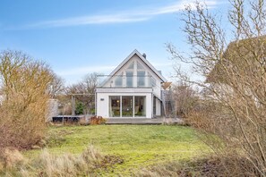 Exterior - Beautiful Modern Home Near the Beach (Träslövsläge)