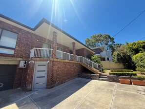 Exterior - Cozy family-friendly homestay in Bankstown! (Bankstown)