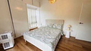 3 bedrooms, free WiFi, bed sheets
