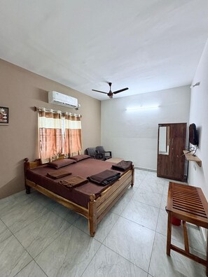 Junior Double Room Single Use | Free WiFi - Doctors homestay annex (Tiruvannamalai)