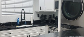 The Magnolia JEM With A Private Entrance