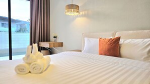 Luxury Villa, Private Pool | Desk, laptop workspace, rollaway beds, free WiFi - Quint Pool Villas (Pattaya)