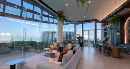 Brand New 1 Bedroom Seaview Condo - BWC