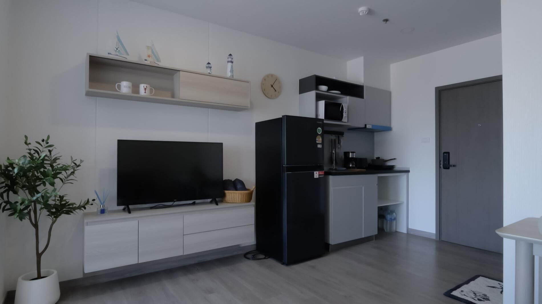 Appartement, 1 slaapkamer, balkon, uitzicht op stad | Privékeuken | Een koelkast/vriezer, een magnetron, een kookplaat