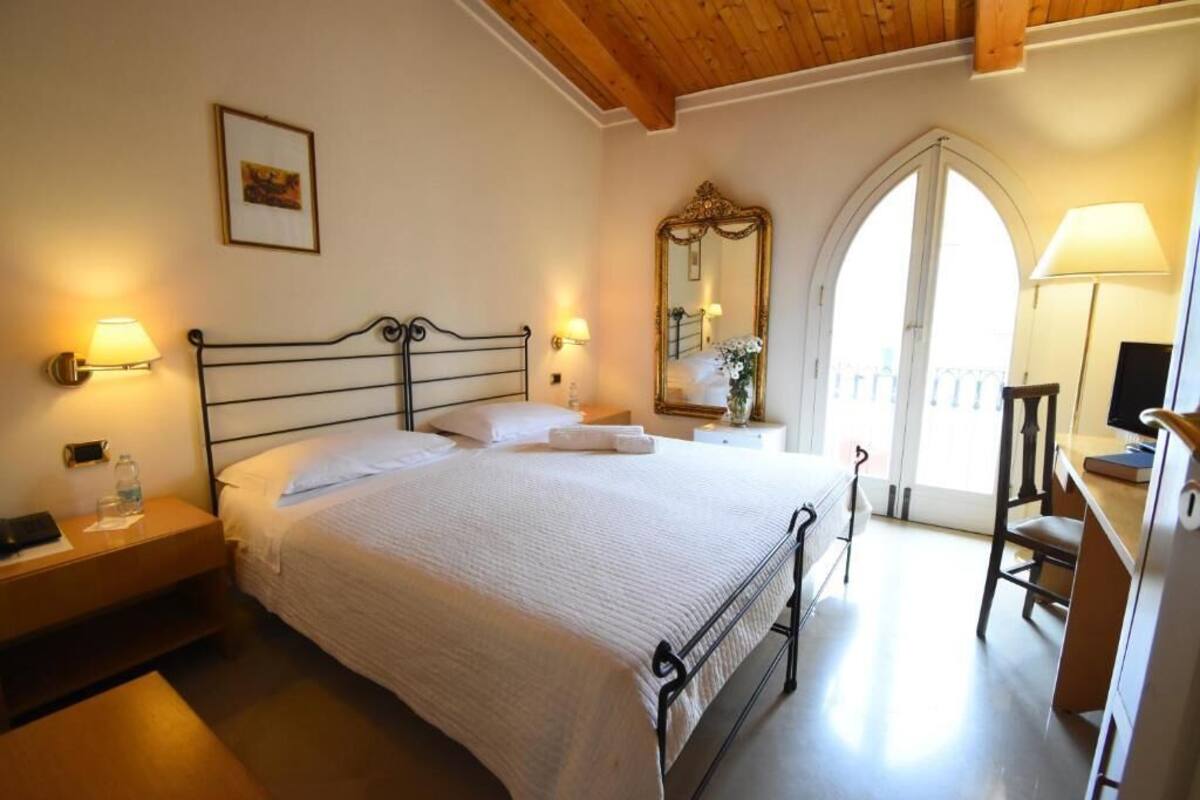 Standard Double or Twin Room, Balcony, City View | In-room safe, free WiFi