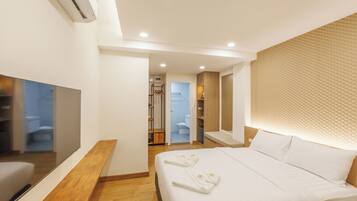 Premier Double or Twin Room | Blackout drapes, iron/ironing board, free WiFi