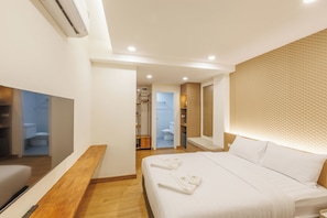 ستائر تعتيم ومكواة/لوح كي وواي فاي مجانًا