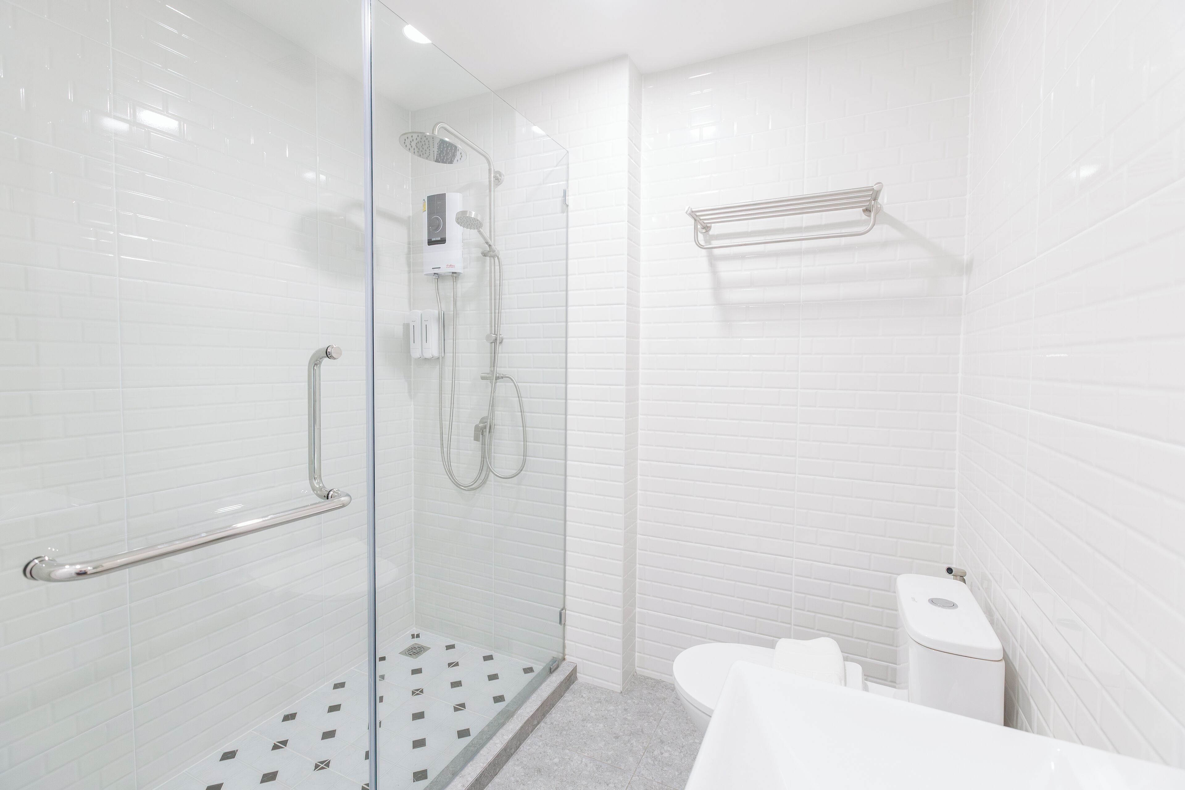Superior Single Room | Bathroom | Shower, free toiletries, hair dryer, bathrobes