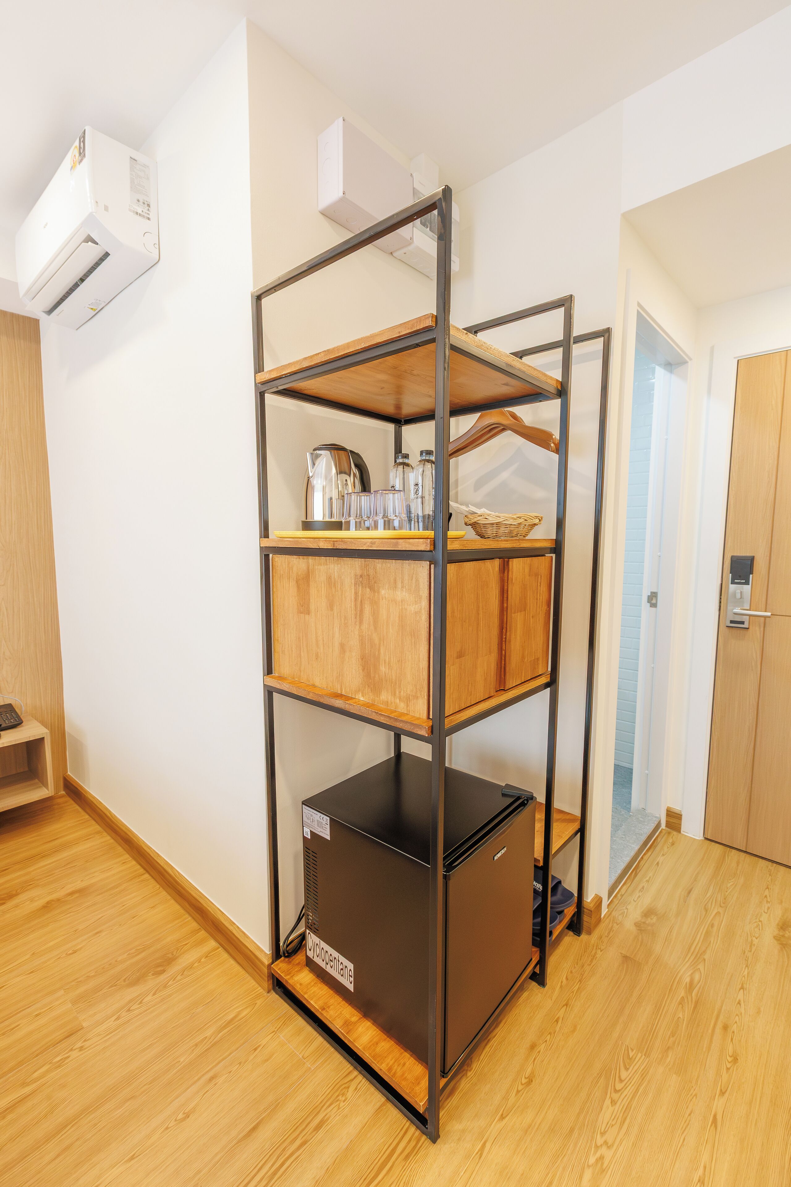 Desk, blackout curtains, free WiFi, bed sheets