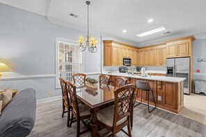 Dining - Golf Vacation 4 Bedroom Fairway View (Pawleys Island)