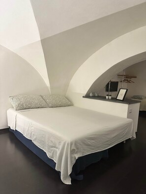 1 camera, ferro/asse da stiro, Wi-Fi, lenzuola