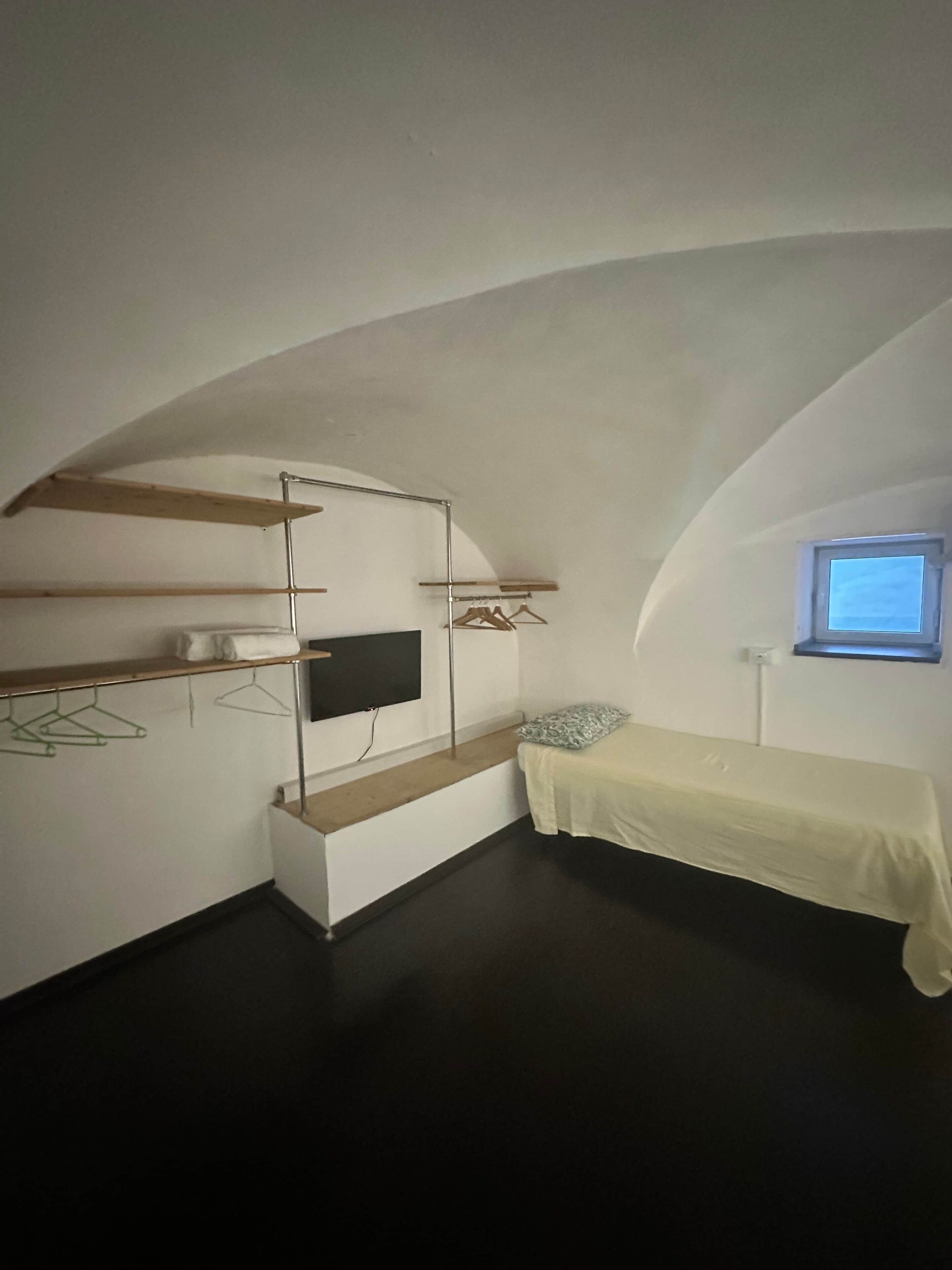 1 camera, ferro/asse da stiro, Wi-Fi, lenzuola