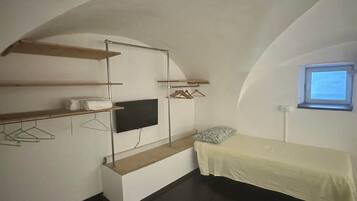 1 camera, ferro/asse da stiro, Wi-Fi, lenzuola