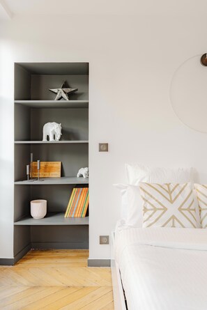 1 bedroom, Internet, bed sheets - Apartment Le Hazard - Les Demoiselles in Versailles (Versailles)