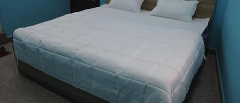 In-room safe, free WiFi