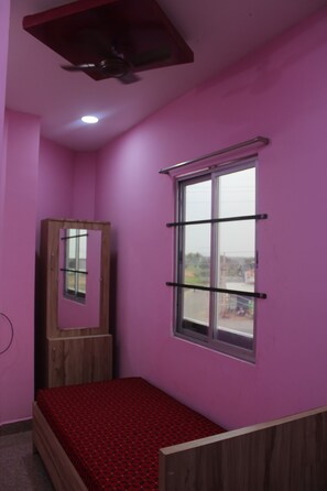 Basic Single Room | In-room safe, free WiFi - TMS Residency (Tiruvannamalai)