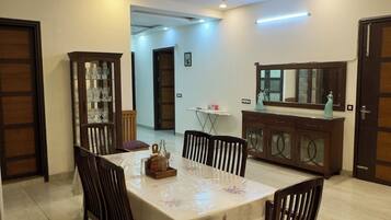 Luksus-lejlighed - balkon - byudsigt | Spiseområde