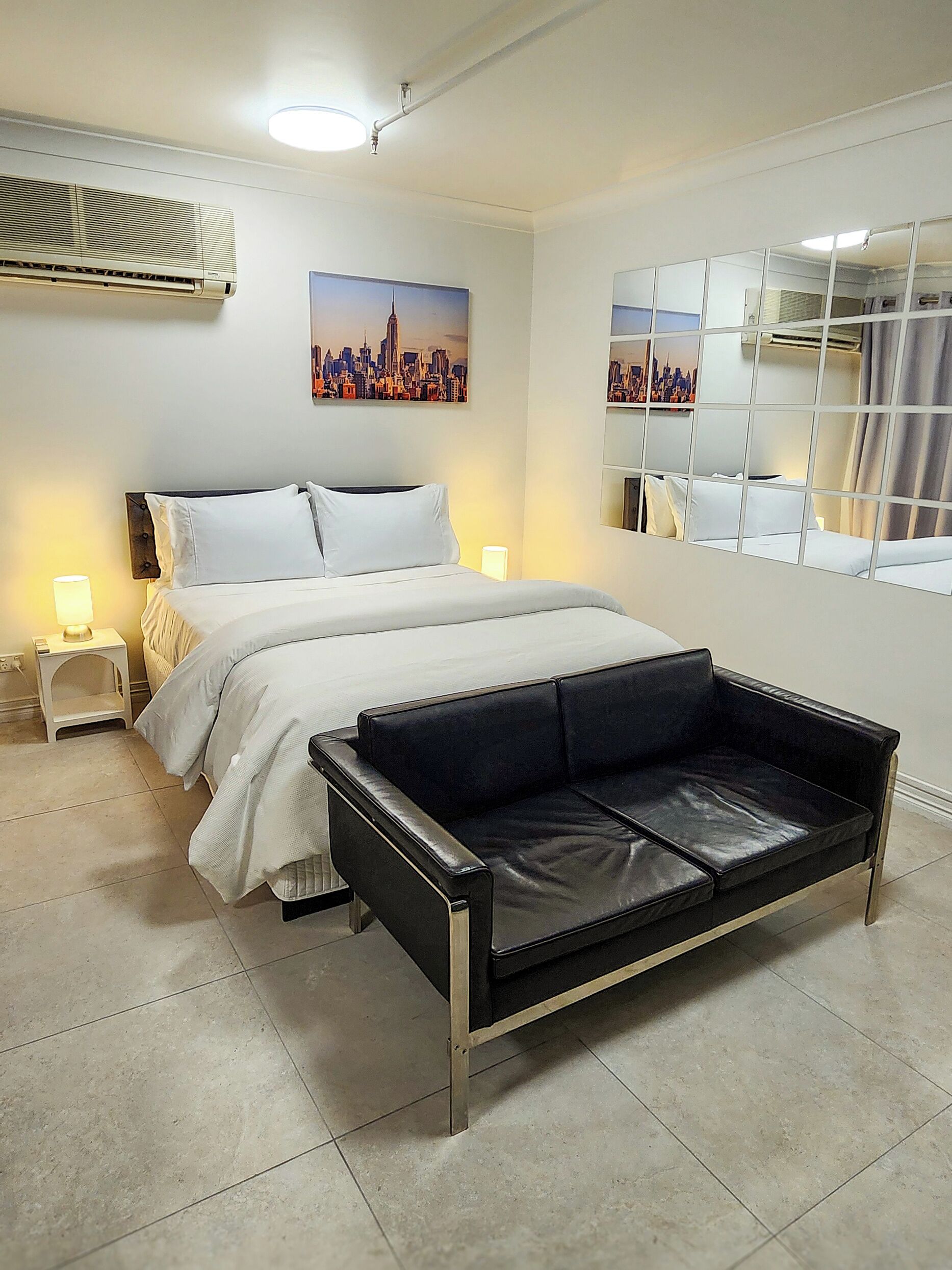 1 slaapkamer, een strijkplank/strijkijzer, wifi, beddengoed