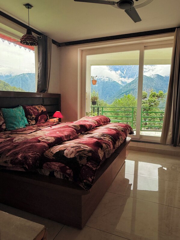 Bügeleisen/Bügelbrett, WLAN, Bettwäsche