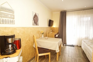 Desk, free WiFi - Rügen vacation near the beach - Bungalow Hanseatchen (Baabe)
