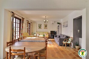 Interior - Large renovated country house, farm animals, hiking trails (Saint-Laurent-en-Royans)