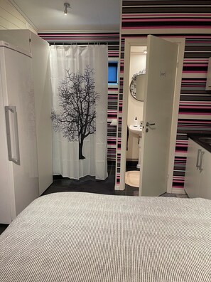 1 makuuhuone, ilmainen Wi-Fi, vuodevaatteet