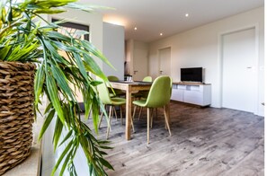 House | Living room - Bungalow im Campingpark (Waxweiler)
