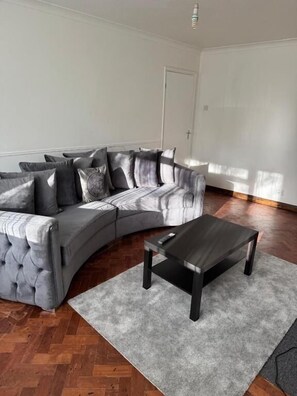 Apartment, 2 Schlafzimmer, Gartenblick | Wohnbereich