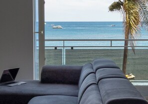 Smart TV - Look Of Passion (Giardini Naxos)
