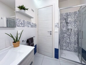 Shower, hair dryer, bidet, towels - Look Of Passion (Giardini Naxos)