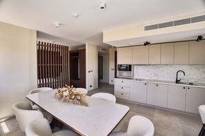 Quaint Signature Suite | In-room safe, blackout drapes, iron/ironing board, WiFi (free)