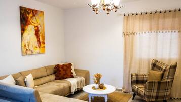 Apartment, 3 Bedrooms, Smoking | Living area