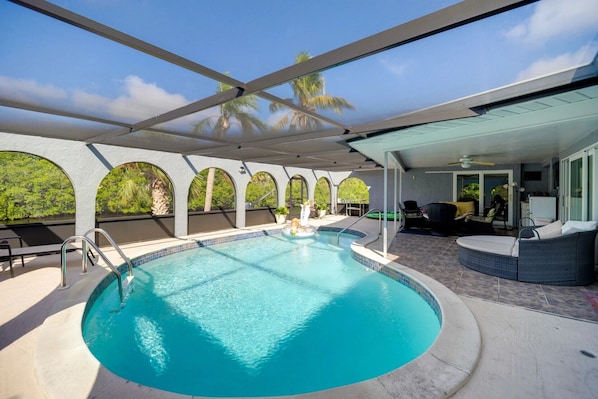 Piscine extérieure, piscine chauffée