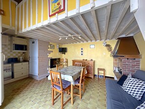 TV - BUT LeonBlum les saintes maries de la mer (Saintes-Maries-de-la-Mer)