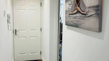 Apartment, 1 Bedroom, Accessible, Smoking | Interior