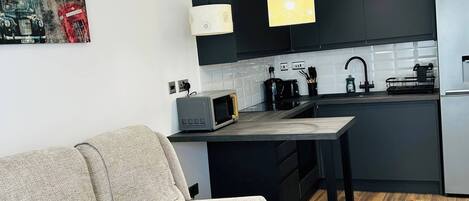 Apartment, 1 Bedroom, Accessible, Smoking | Interior