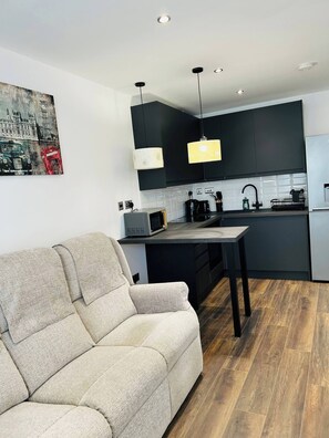 Apartment, 1 Bedroom, Accessible, Smoking | Interior - Charming 1-bedroom Apartment in Central Northampton (Northampton)