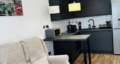 Charming 1-bedroom Apartment in Central Northampton