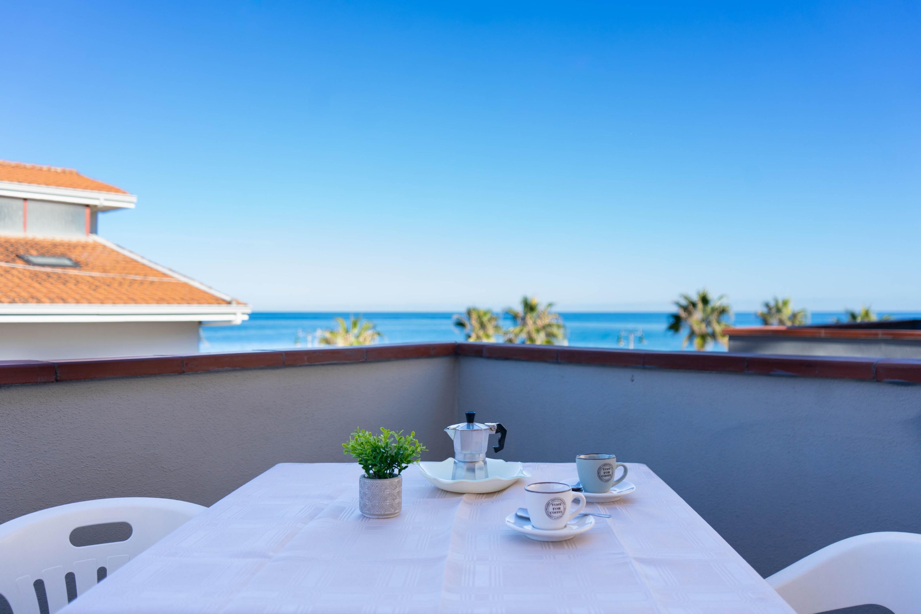 Appartement, balcon, vue océan | Restauration extérieure