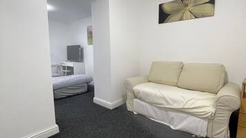 Shared Dormitory, 1 Bedroom | Living room