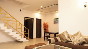 Villa Familiale, balcon | Intérieur