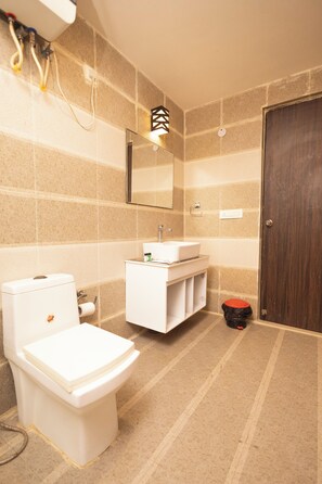 Family Villa, Balcony | Bathroom | Shower, towels, soap, shampoo - Citrin Stay (Vrindavan)