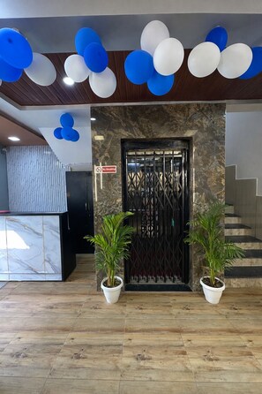Lobby - Hotel My Stay (Indore)